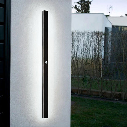 Wall Light | Linear LED Outdoor Design