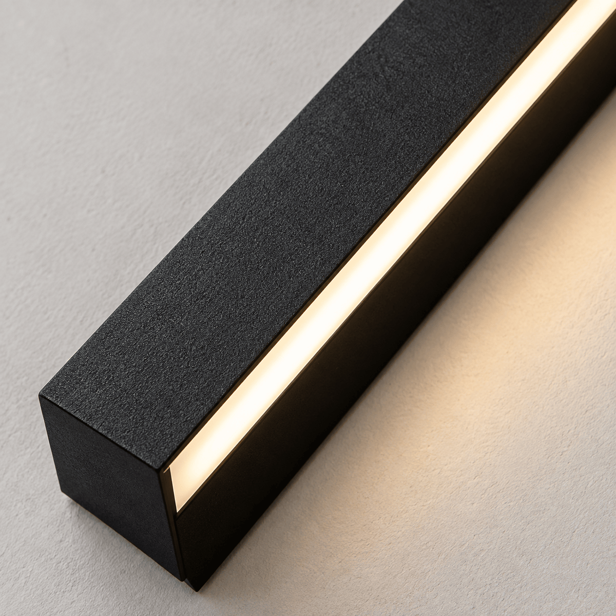 Elvora The Beacon Outdoor Wall Light