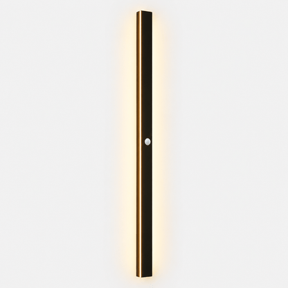 Elvora Wall Light | Linear LED Outdoor Design