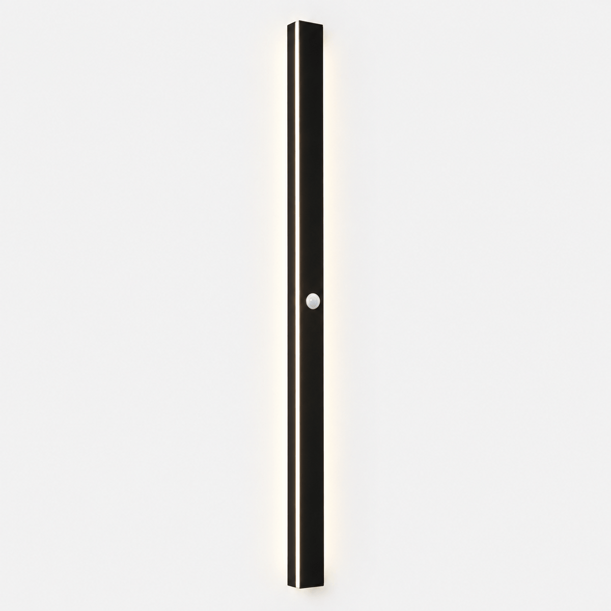 Elvora Wall Light | Linear LED Outdoor Design