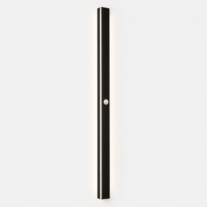 Elvora Wall Light | Linear LED Outdoor Design
