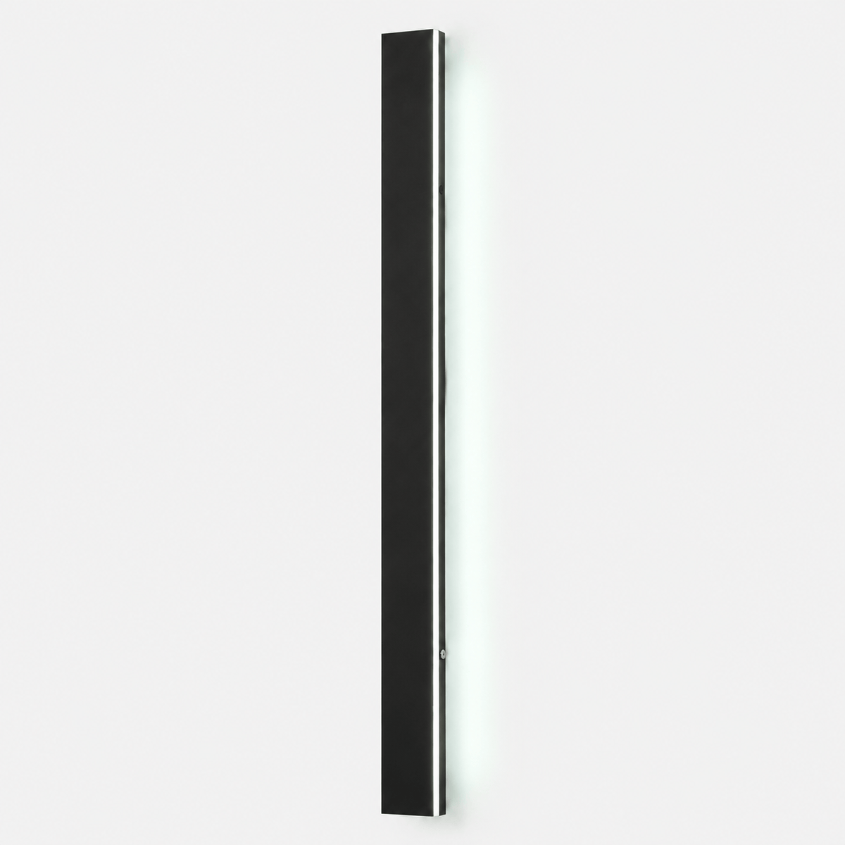 Elvora Wall Light | Linear LED Outdoor Design